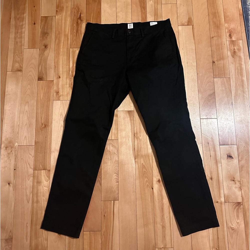 Gap Essential Khaki